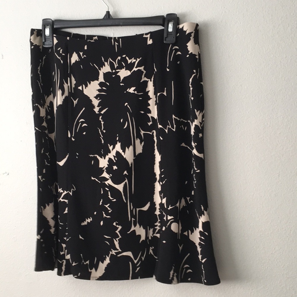 ☀️ 5/$25 Express Black and Cream Skirt